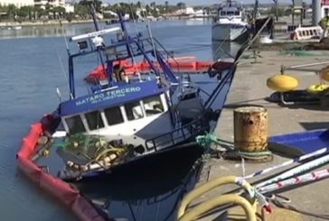 Se hunde un pesquero de Isla Cristina en el muelle del puerto de Santa María (Cádiz)