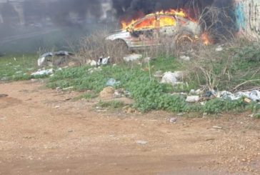 Sale ardiendo un vehículo en Isla Cristina en extrañas circunstancias