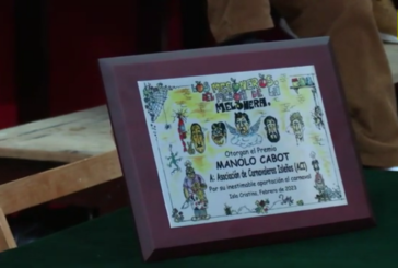 Entrega del Premio Manolo Cabot. Carnaval de Isla Cristina 2023