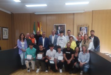 El ayuntamiento recibe a los jugadores isleños que participaron en el Campeonato Andaluz de Selecciones Provinciales