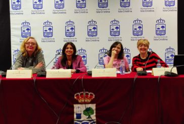 Los planteamientos artísticos feministas en confluencia, eje de una mesa redonda dual celebrada en Isla Cristina