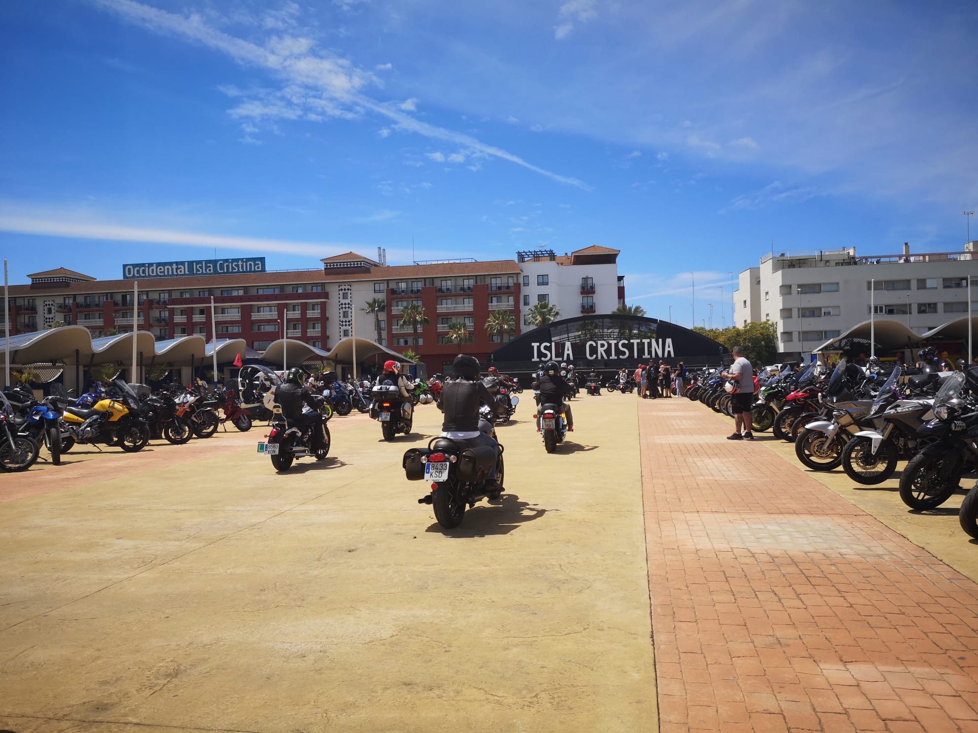 Éxito de participantes en el aniversario del club de motos isleño “La Higuerita-Los Viejos amigos”