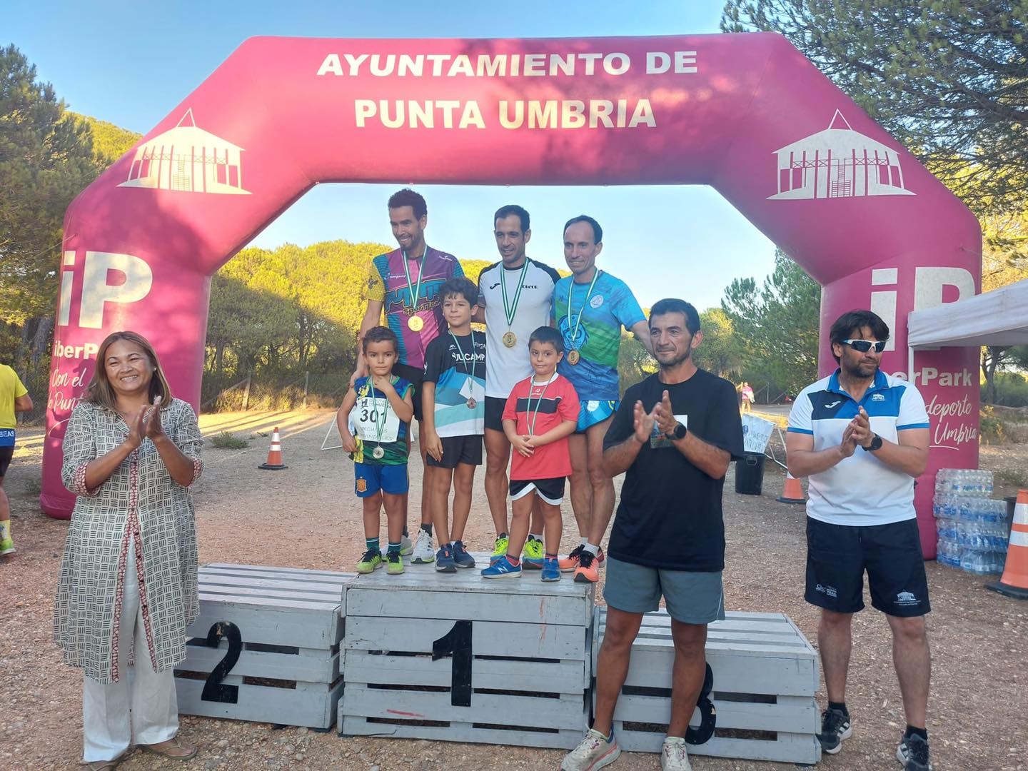 Ismael Contreras y Claudia Ruiz ganan la carrera Laguna de El Portil