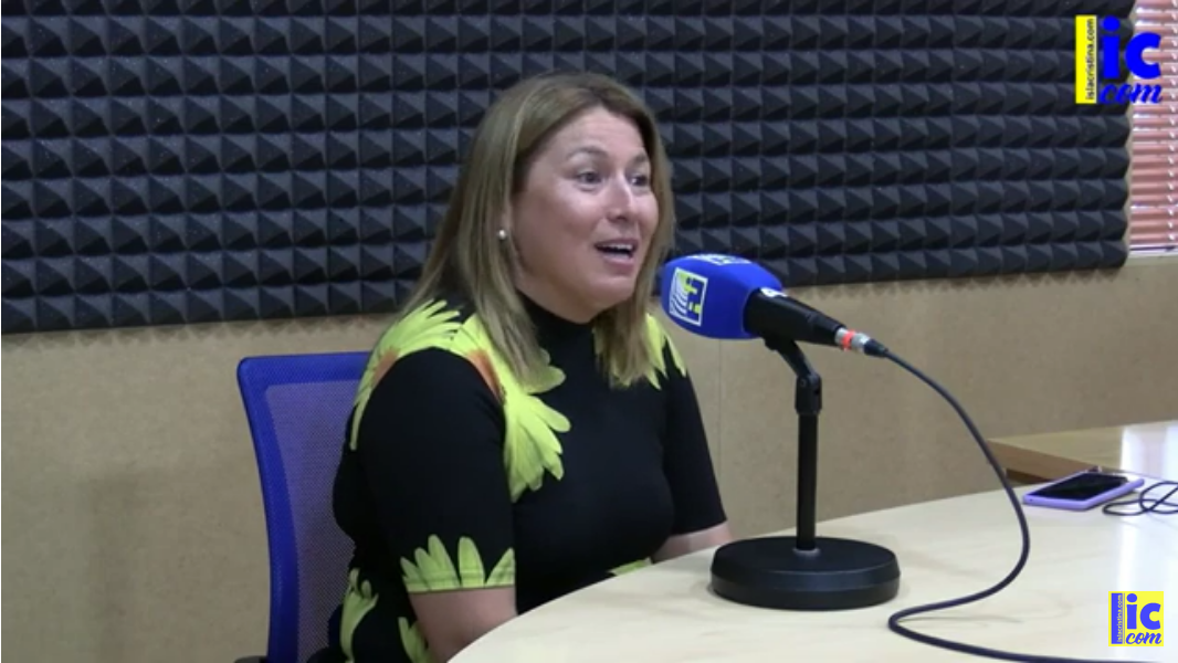 Entrevista a Bella Vicente, en Radio Isla Cristina