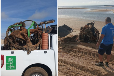 Encuentran objeto metálico de grandes dimensiones en una playa de Isla Cristina