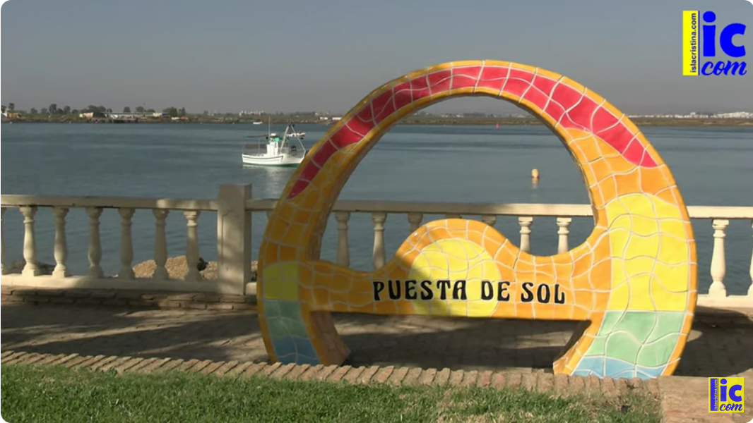 VIDEO: Nueva Ornamentación en forma de Bancos y Monolitos instalada en Isla Cristina.