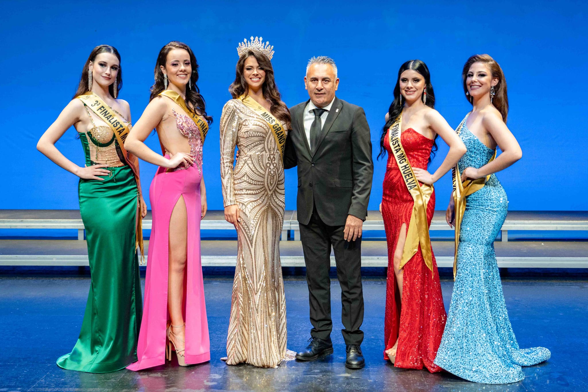 La joven Alejandra Domínguez se alza con la corona de Miss Grand Huelva en la gala celebrada en Isla Cristina