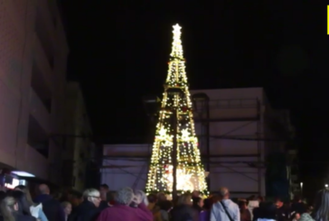 Video: Encendido Árbol de Navidad y Degustación Dulces Típicos en Barriada de Punta del Caimán