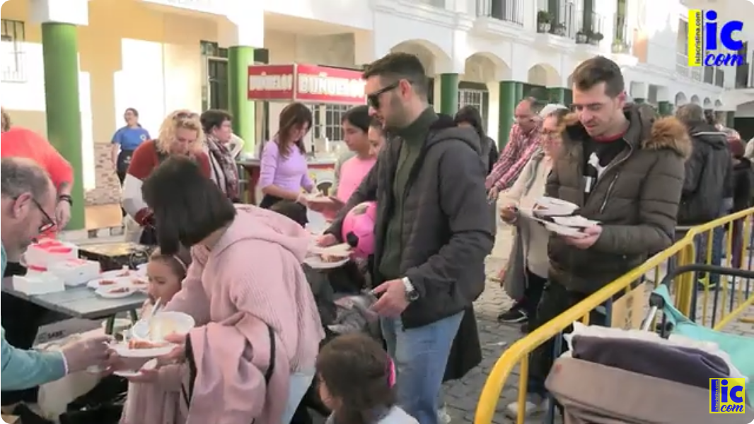 Video: Gran Chocolatada y Roscón de Reyes en la Plaza del Ayuntamiento de Isla Cristina