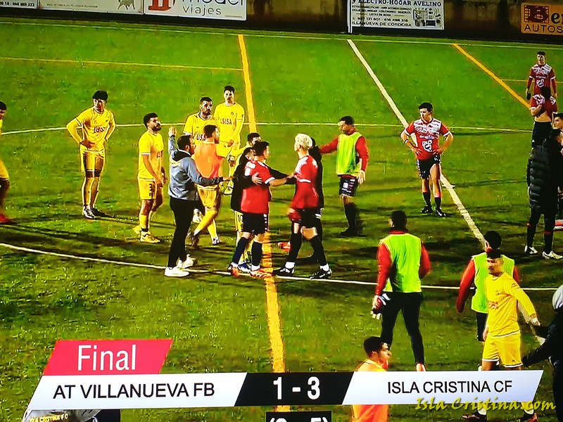 El Isla Cristina asalta el Fortín del Atlético Villanueva (1-3)