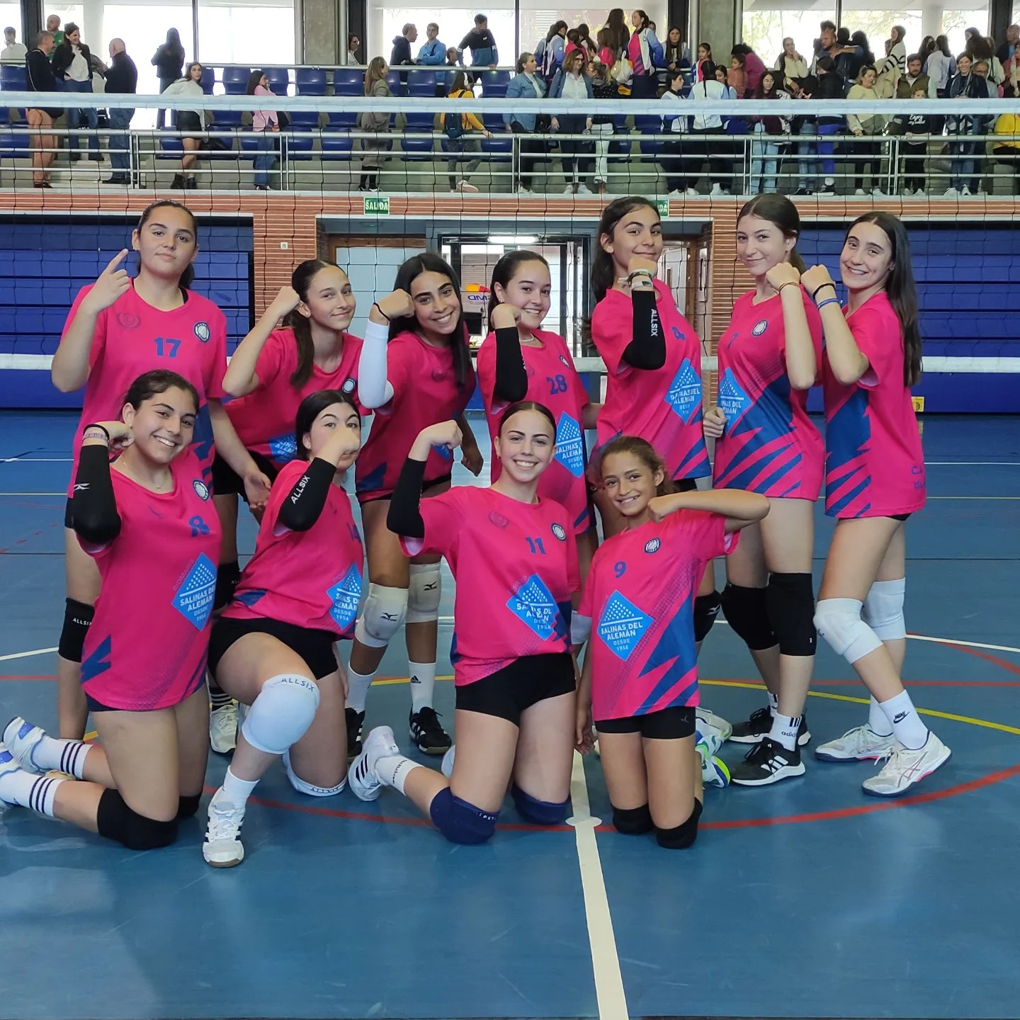 El equipo infantil femenino del Club Voleibol Isla Cristina “Campeón de liga”