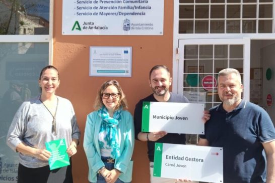 El ayuntamiento de Isla Cristina conoce los programas y servicios del instituto andaluz de la juventud (IAJ)
