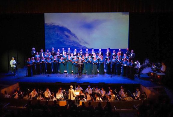 La Coral Polifónica Isla Cristina interpretó la cantata “Amar a mar abierto” con motivo de su X Aniversario