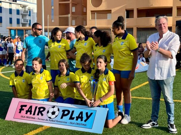 WhatsApp-Image-2025-05-01-at-22.35.20-1-608x456 ÉXITO DE CONVOCATORIA EN EL II TORNEO “FAIR PLAY” DE FÚTBOL 7 FEMENINO