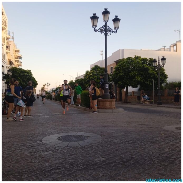 Imagen-de-WhatsApp-2025-07-12-a-las-08.25.19_f8c80a0d-694x694 Vasco Tita y Celia Romero ganan la Milla de Isla Cristina