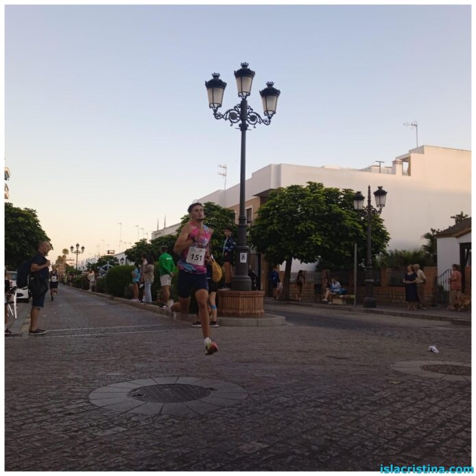 Imagen-de-WhatsApp-2025-07-12-a-las-08.25.21_6d19adff-694x694 Vasco Tita y Celia Romero ganan la Milla de Isla Cristina