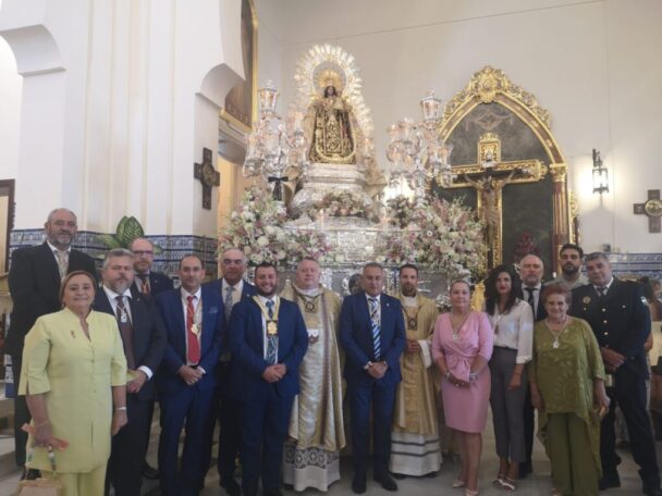 Misa-3-608x456 La procesión de la Virgen del Carmen puso el broche de oro a las fiestas en Isla Cristina