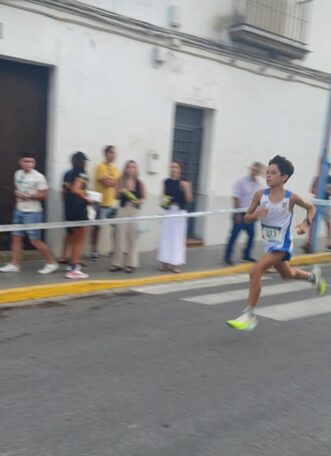 Imagen-de-WhatsApp-2025-08-30-a-las-09.49.02_2afc3639-331x456 Claudio Pica y Celia Romero ganan la Carrera Villalba del Alcor
