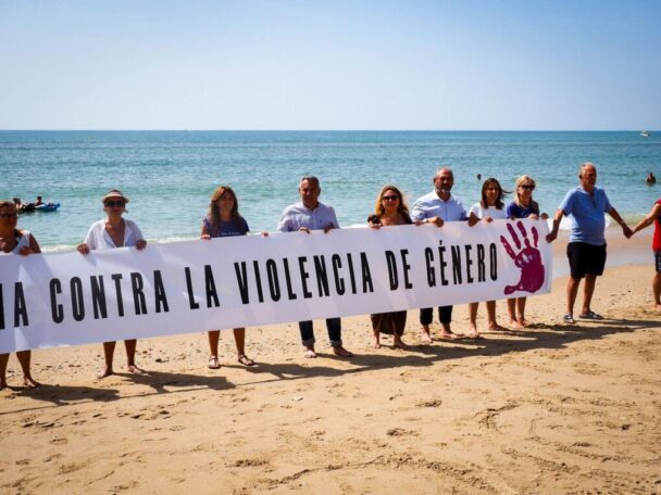 WhatsApp-Image-2025-08-27-at-12.11.38-1-608x456 Cadena Humana contra la Violencia Machista