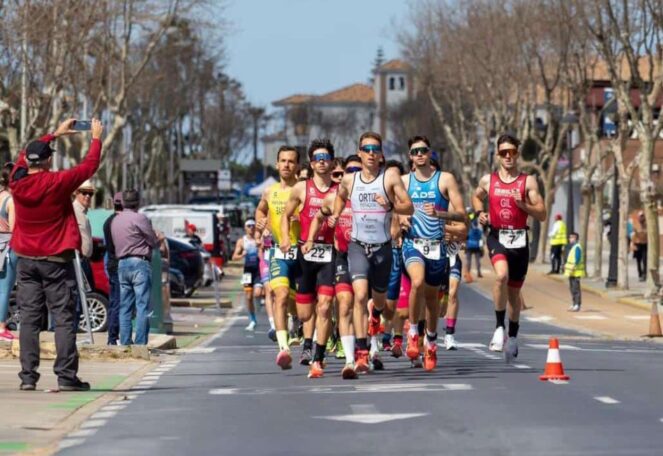 1000039005-663x456 Santi Muros y Juan Iglesias Campeones de Andalucía de Duatlón 2026