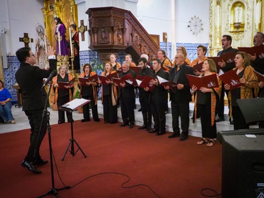 WhatsApp-Image-2026-10-17-at-22.58.49-5-925x694 La Coral Municipal de Miajadas y la Coral Al-Bojaira de Cájar cautivaron al público de la Parroquia de Nuestra Señora de los Dolores